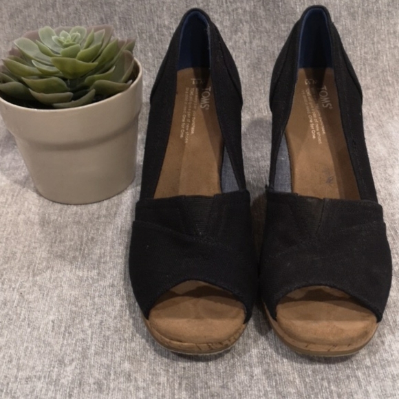 TOMS Peep Toe Canvas Wedges